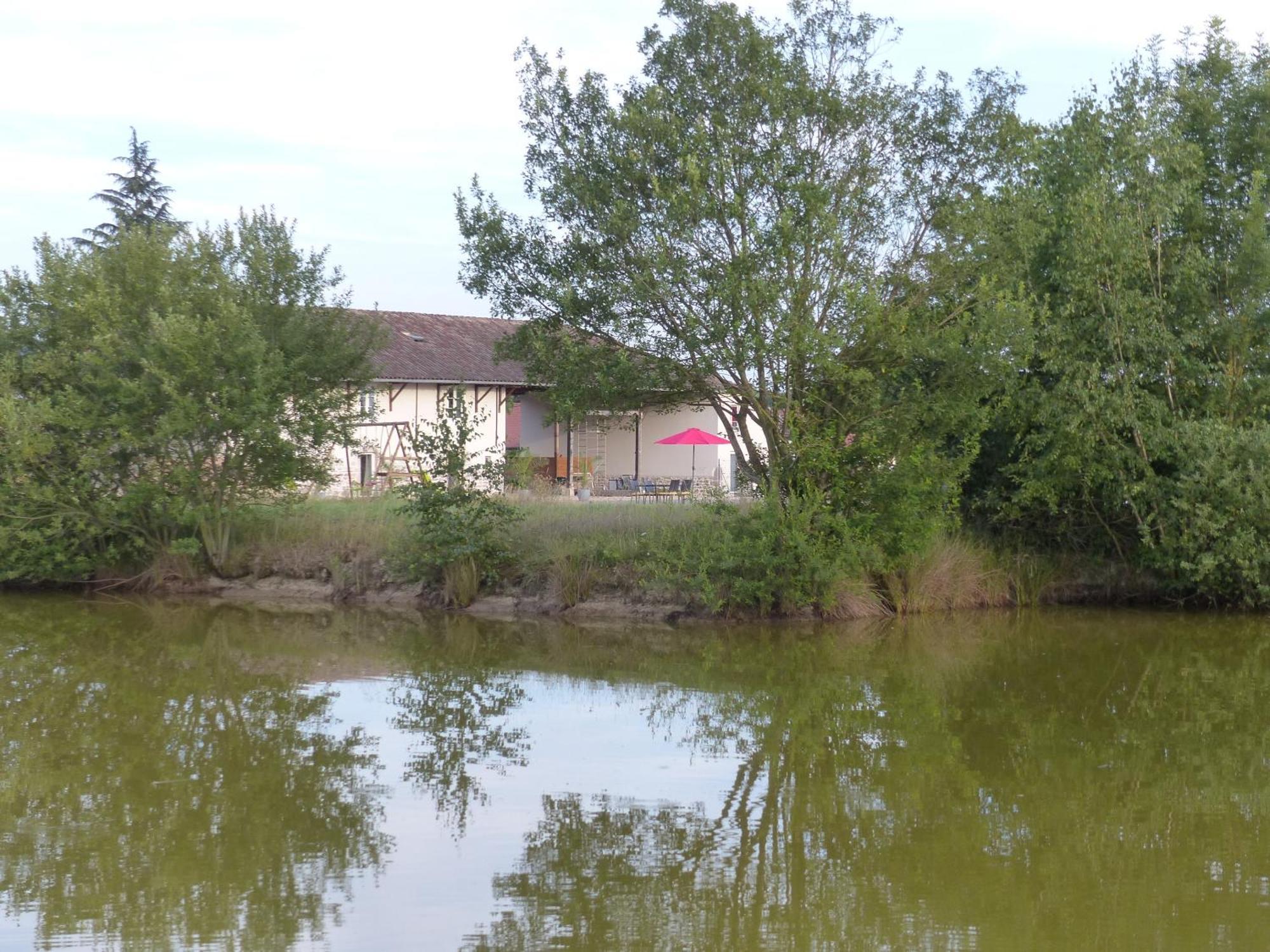 Gites Domaine De La Rochere Domsure 외부 사진